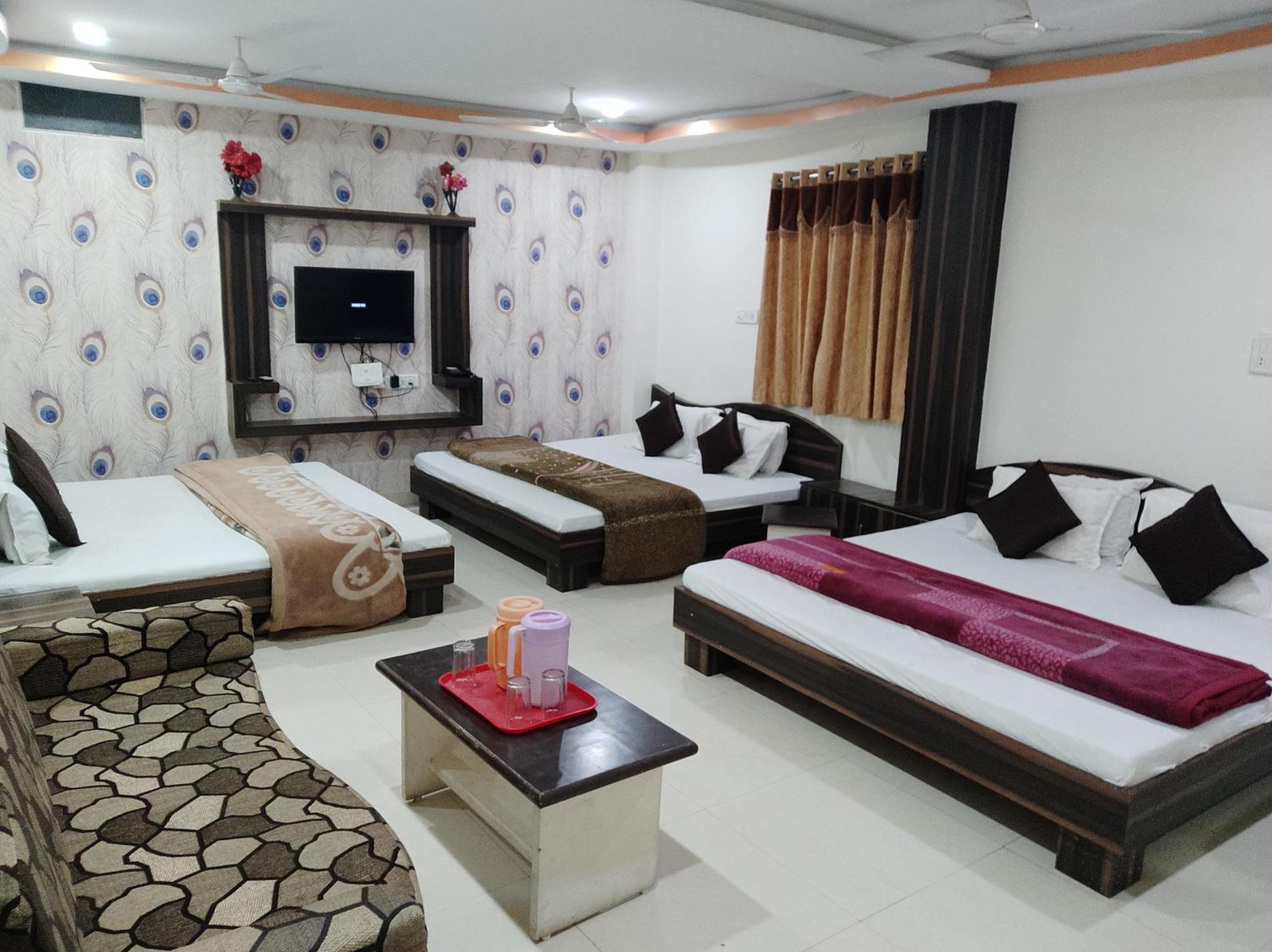Hotel Vrandavan Palace Near Mahakal Temple Ujjain Exteriör bild