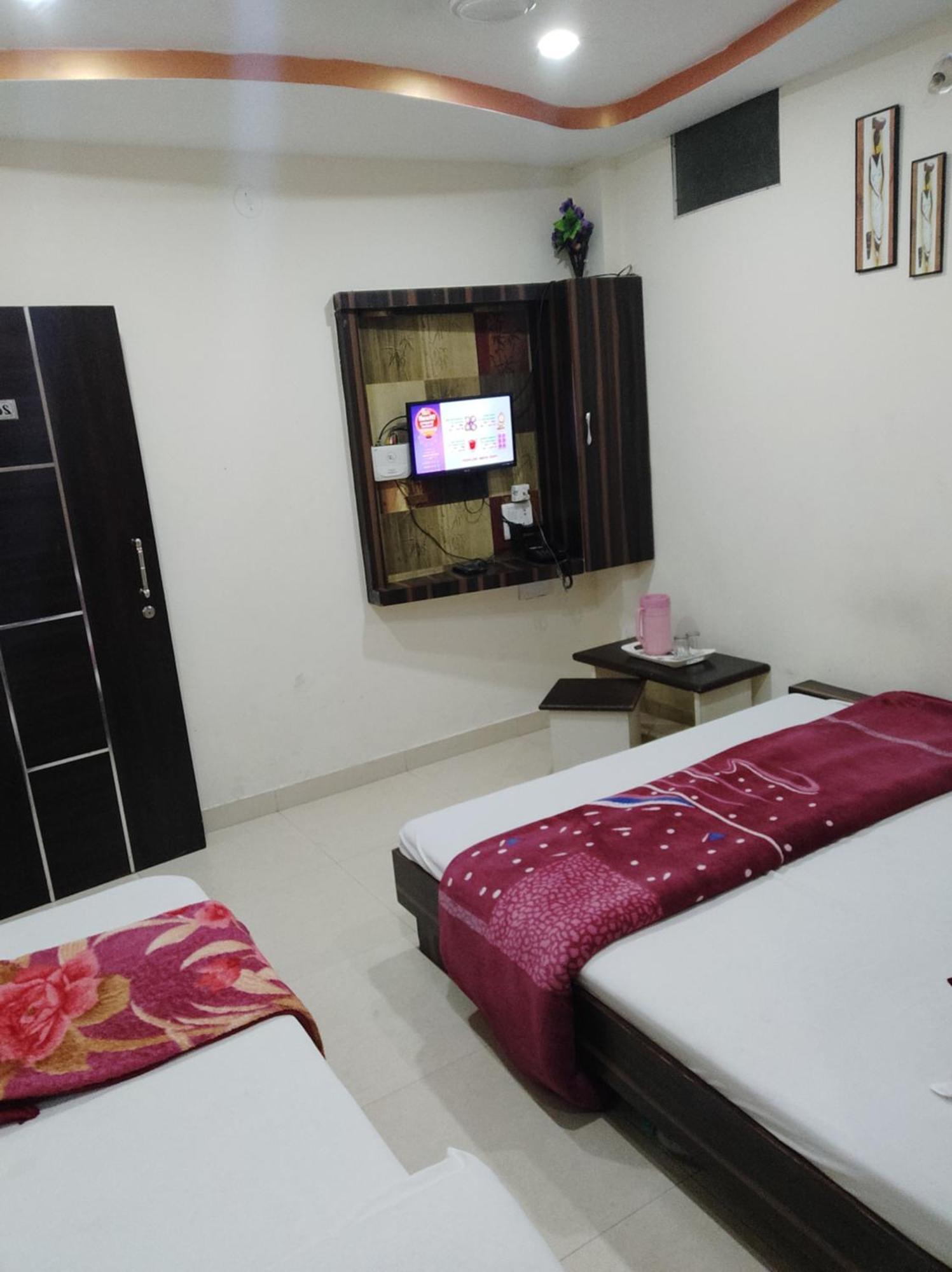 Hotel Vrandavan Palace Near Mahakal Temple Ujjain Exteriör bild