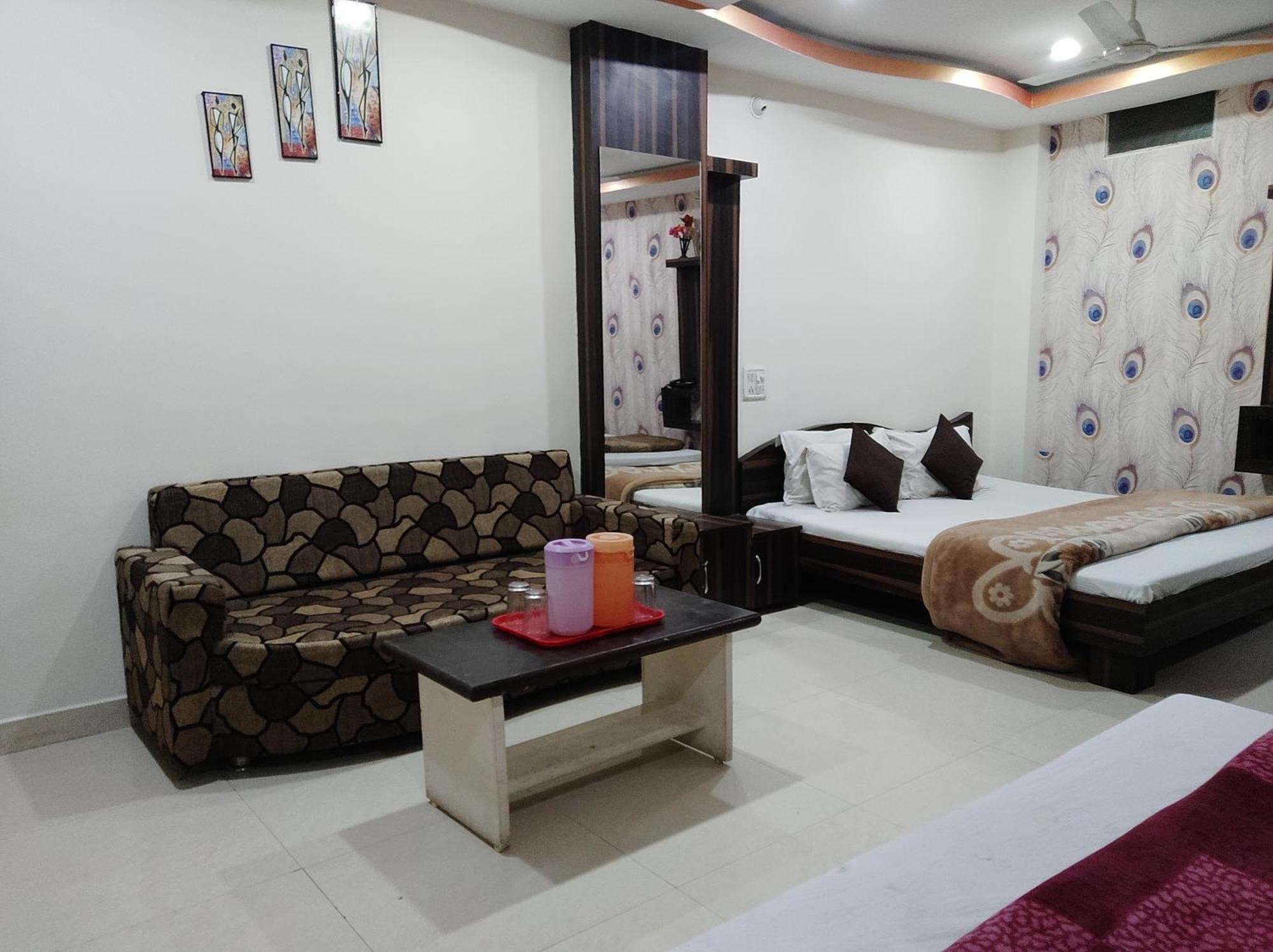 Hotel Vrandavan Palace Near Mahakal Temple Ujjain Exteriör bild